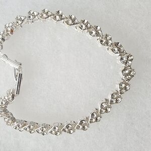 Elegant Silvery Bracelet with rhinestones.